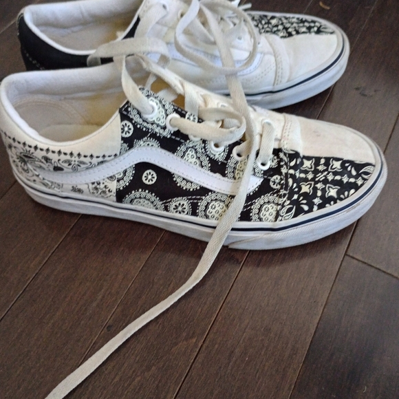 Boys Vans Shoes - Picture 3 of 6